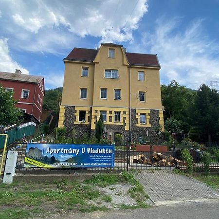 Apartmany U Viaduktu 46 อุสตีนัดลาแบม ภายนอก รูปภาพ