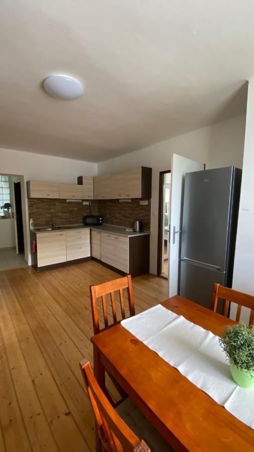 Apartmany U Viaduktu 46 อุสตีนัดลาแบม ภายนอก รูปภาพ